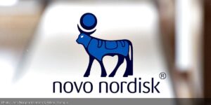C25 – Styrketabel: Novo Nordisk med striber af kurstoppe