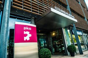 PKA holder på kunderne – i strid med reglerne