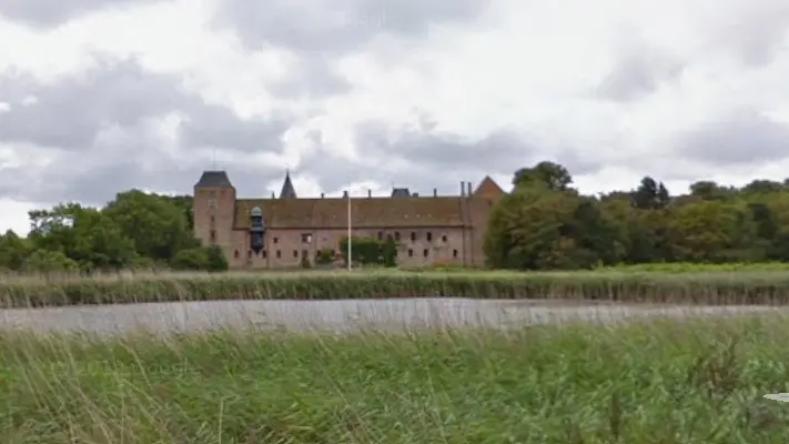 Bo Ladegaard ejer blandt andet Aalholm Slot på Lolland.