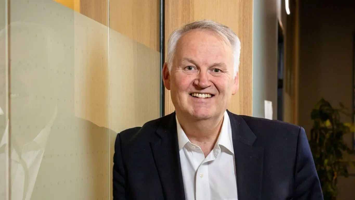 Den norske it- milliardær Jens Rugseth advarer danskerne om formueskatten. Foto: PR