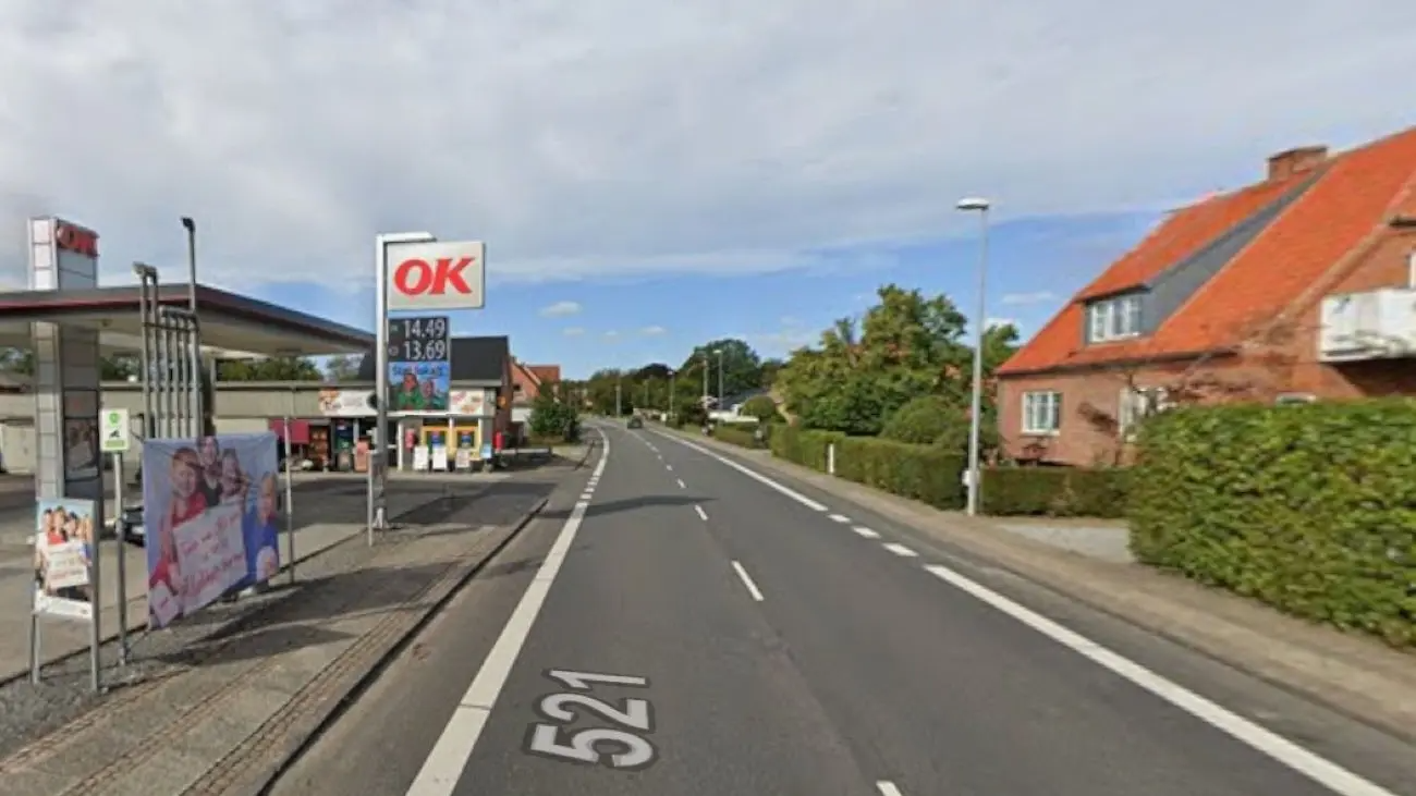 Landbyen Linde nyder godt af en lokal rigmands investeringer. Foto: Google Streetview