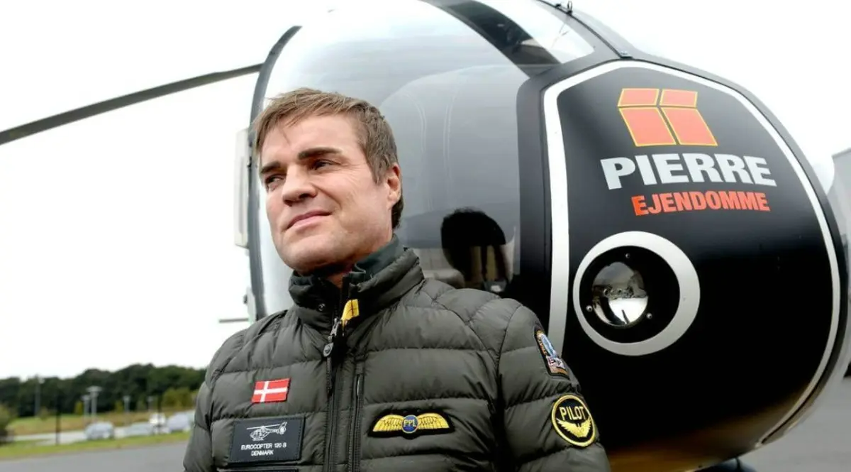 Pierre Legarth flyver også helikopter. Foto: PR